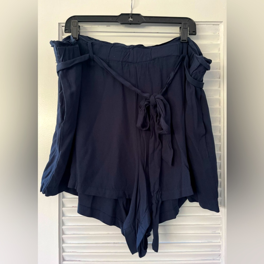 Francesca's Collections Navy Blue Tie-Waist Shorts